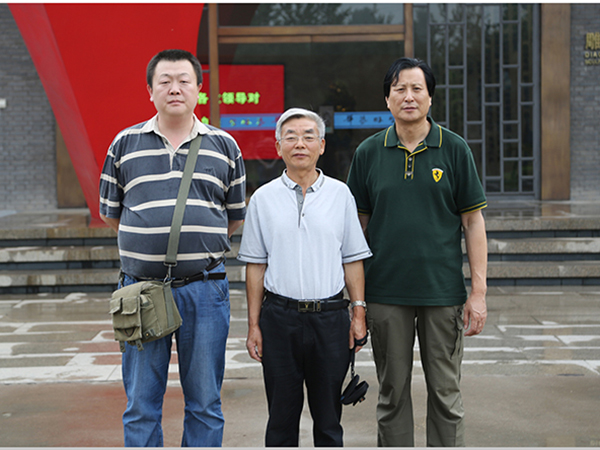 东北师范大学刘文达教授、知名华体会官方认证平台_华体会huatihui（中国）
家李东江教授与总经理傅绍相在一起